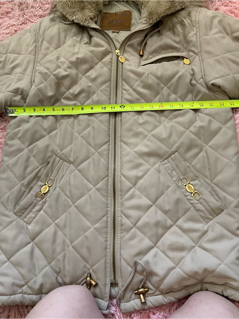 J.G. Hook Quilted Coat Womens Faux Fur Hood Beige Jacket Vintage Gold Hardware - Picture 5 of 10